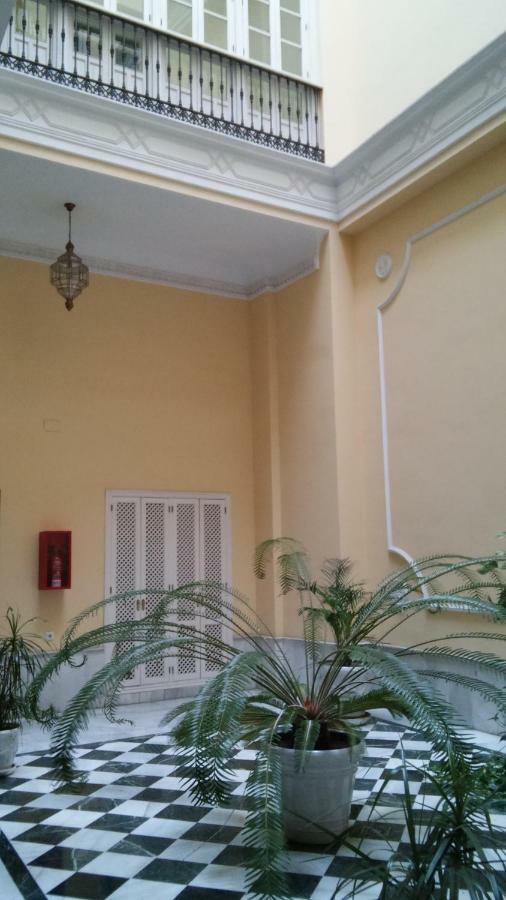 Luxurious 2 Bedroom Flat In A Historic Building Seville Luaran gambar