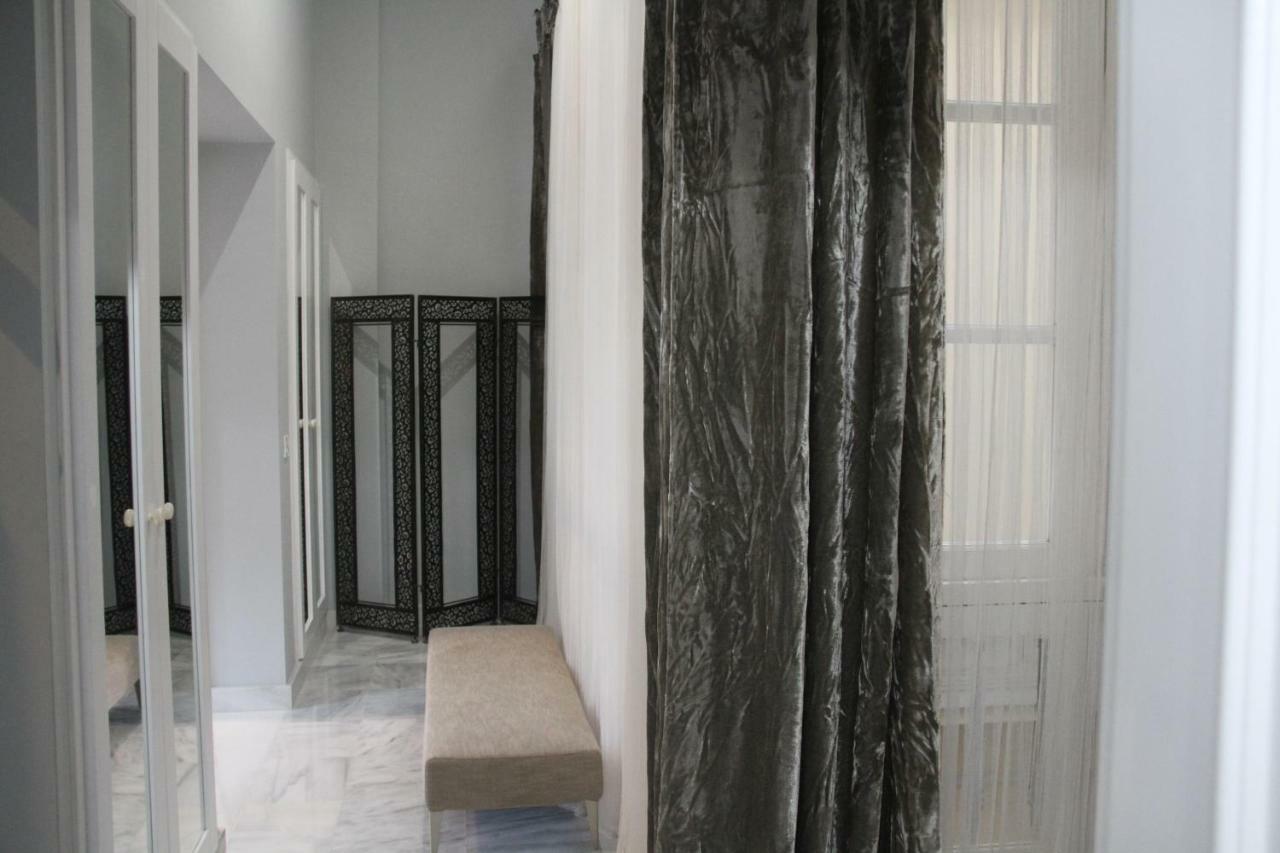 Luxurious 2 Bedroom Flat In A Historic Building Seville Luaran gambar