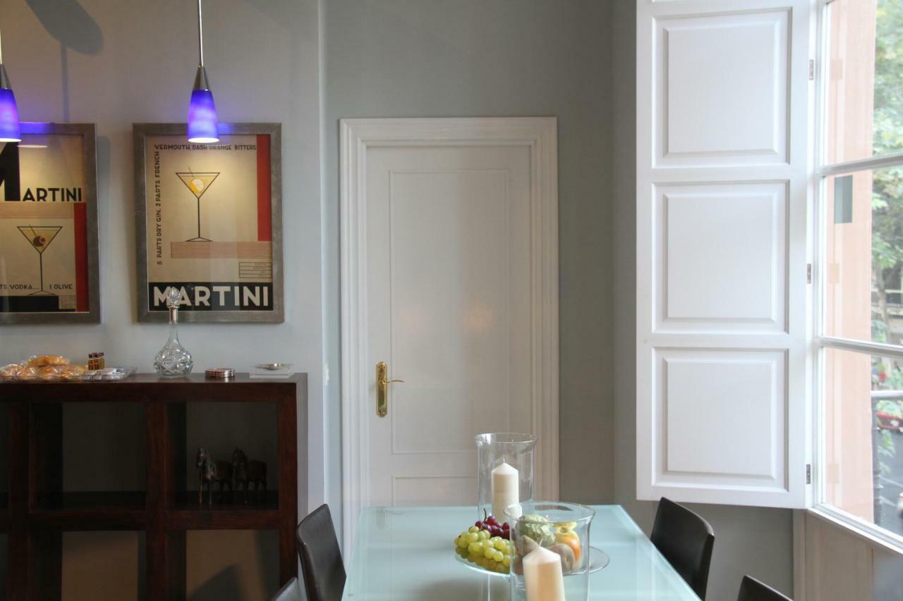 Luxurious 2 Bedroom Flat In A Historic Building Seville Luaran gambar