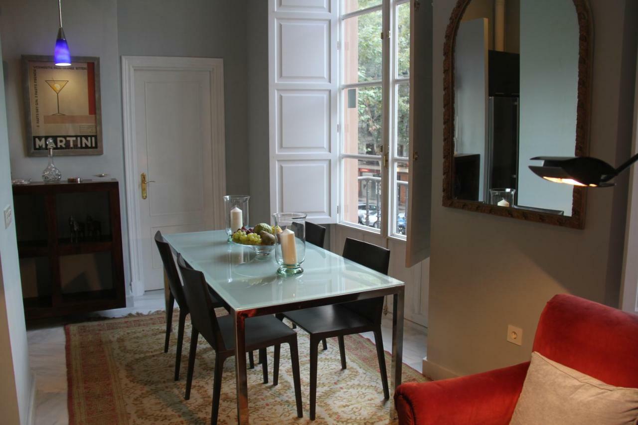 Luxurious 2 Bedroom Flat In A Historic Building Seville Luaran gambar