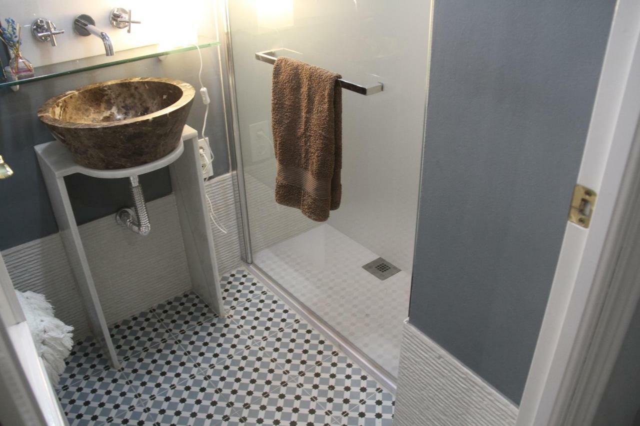 Luxurious 2 Bedroom Flat In A Historic Building Seville Luaran gambar