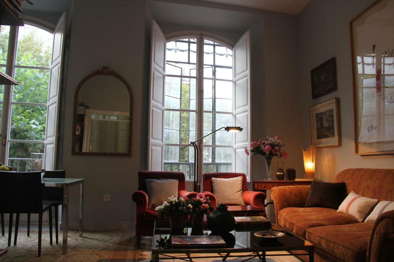 Luxurious 2 Bedroom Flat In A Historic Building Seville Luaran gambar