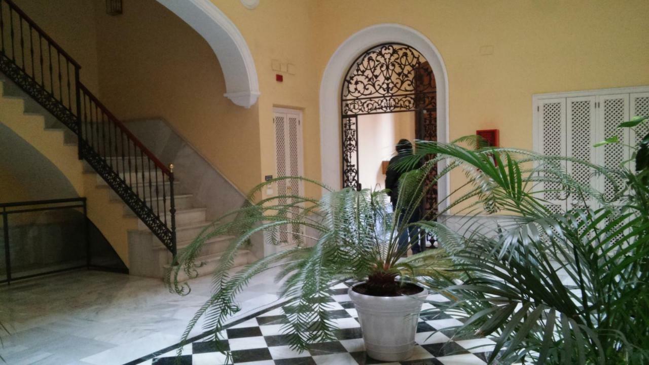 Luxurious 2 Bedroom Flat In A Historic Building Seville Luaran gambar