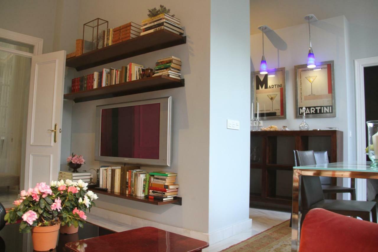 Luxurious 2 Bedroom Flat In A Historic Building Seville Luaran gambar