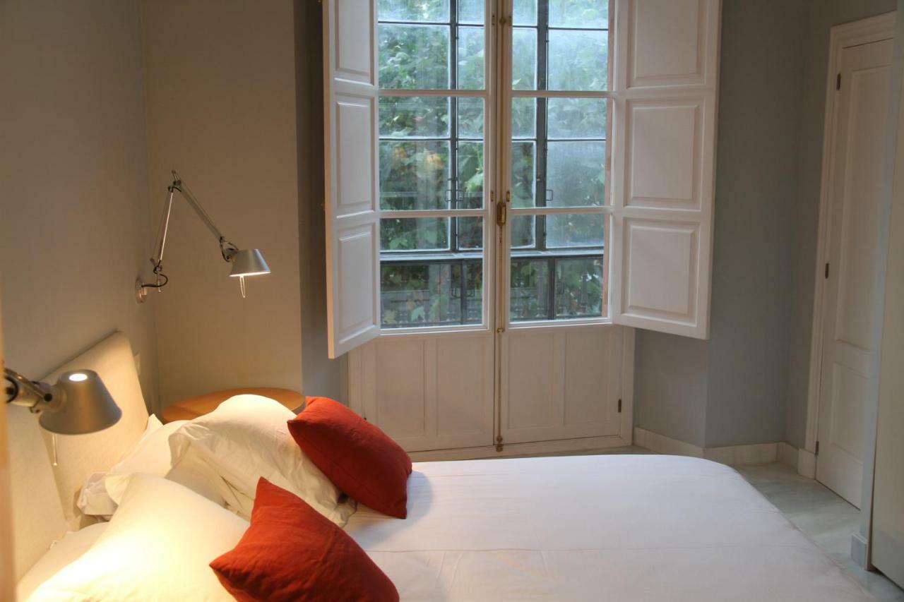 Luxurious 2 Bedroom Flat In A Historic Building Seville Luaran gambar